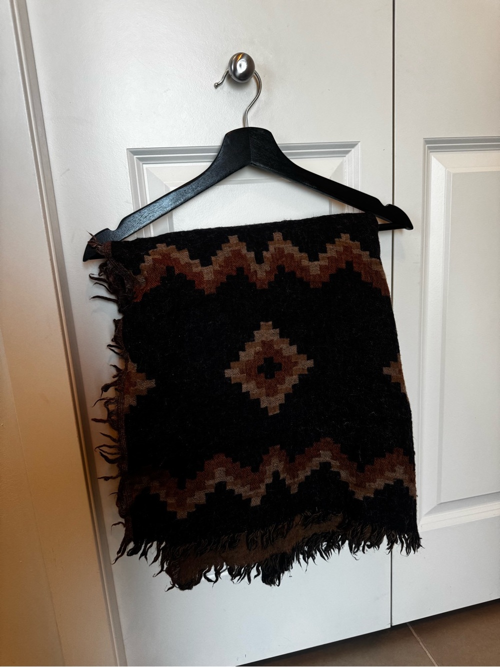 Wilfred 100% wool diamond mosaic blanket scarf